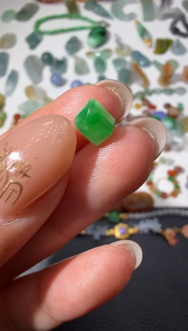 未镶嵌定制翡翠6.1*6.2*4.5