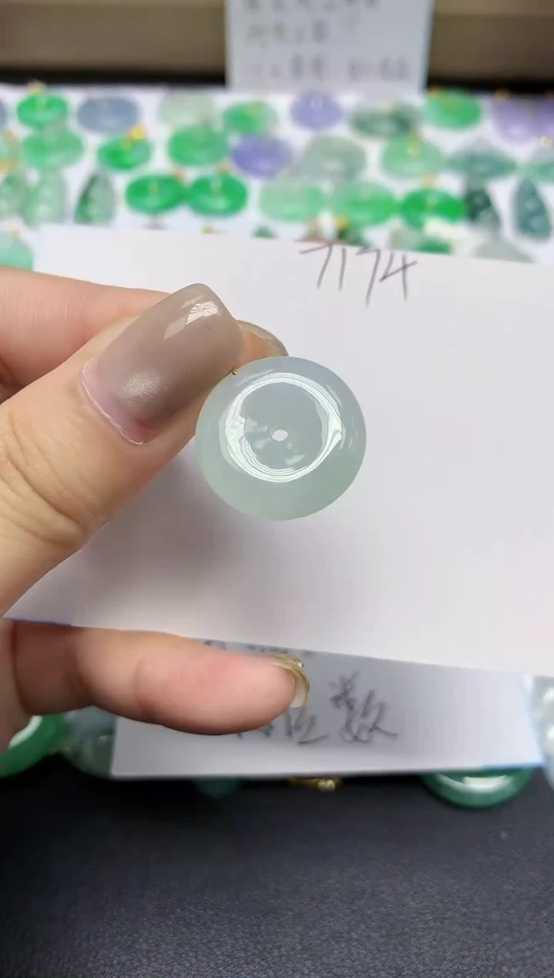 颈饰18K金镶嵌翡翠天然缅甸翡翠A货翡翠百元以上9元证书费自理