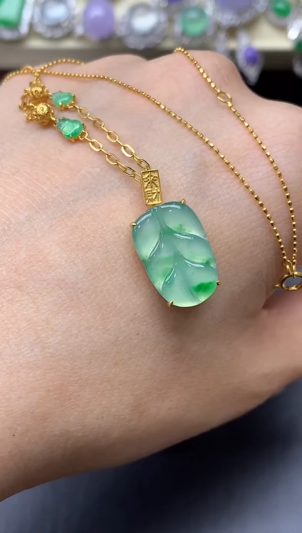 颈饰18K金镶嵌翡翠595-中国好珍宝