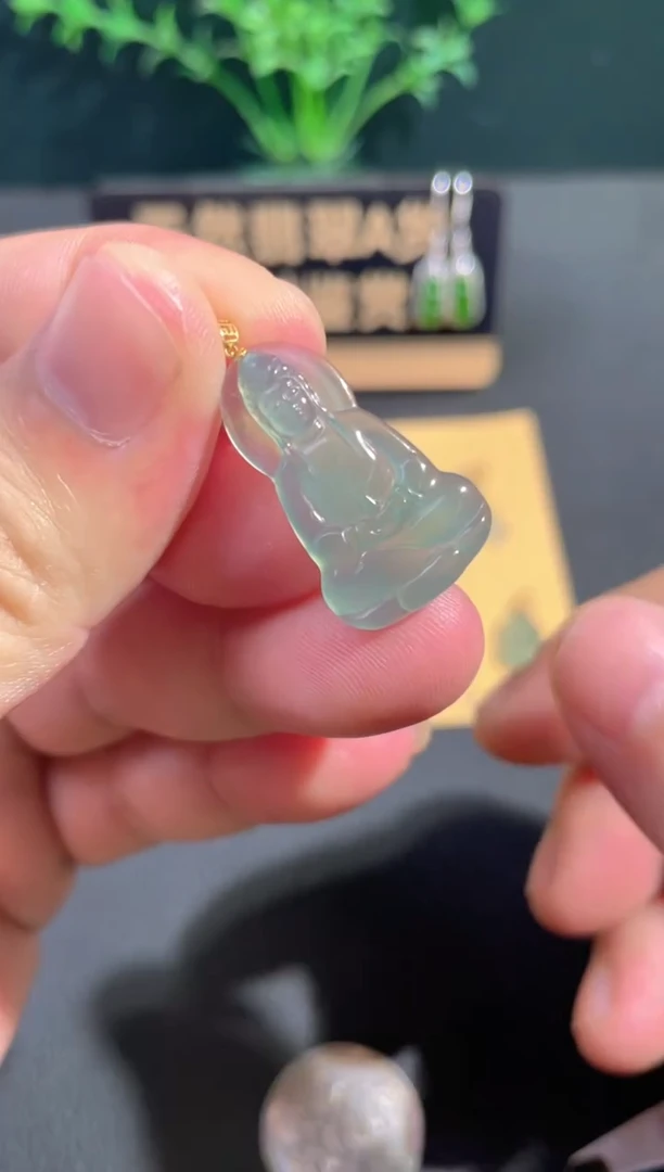 颈饰18K金镶嵌翡翠翡翠