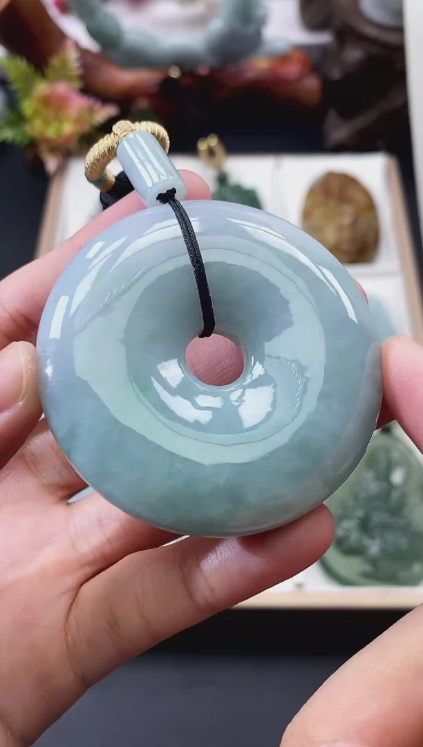 翡翠未镶嵌颈饰天然缅甸A货翡翠