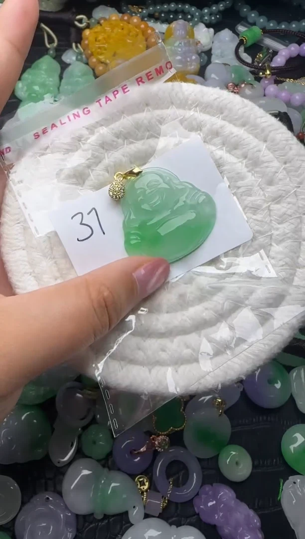 颈饰未镶嵌翡翠缅甸翡翠吊坠