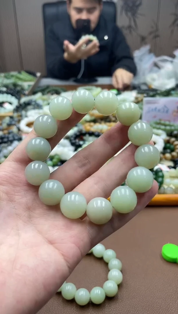 未镶嵌手串和田玉纯天然新疆且末天空蓝16