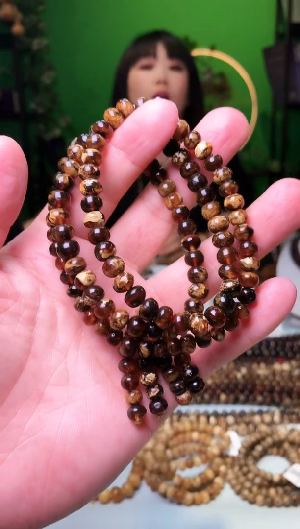 未镶嵌琥珀裸石抚顺琥珀7＋花蜡108发其中一条