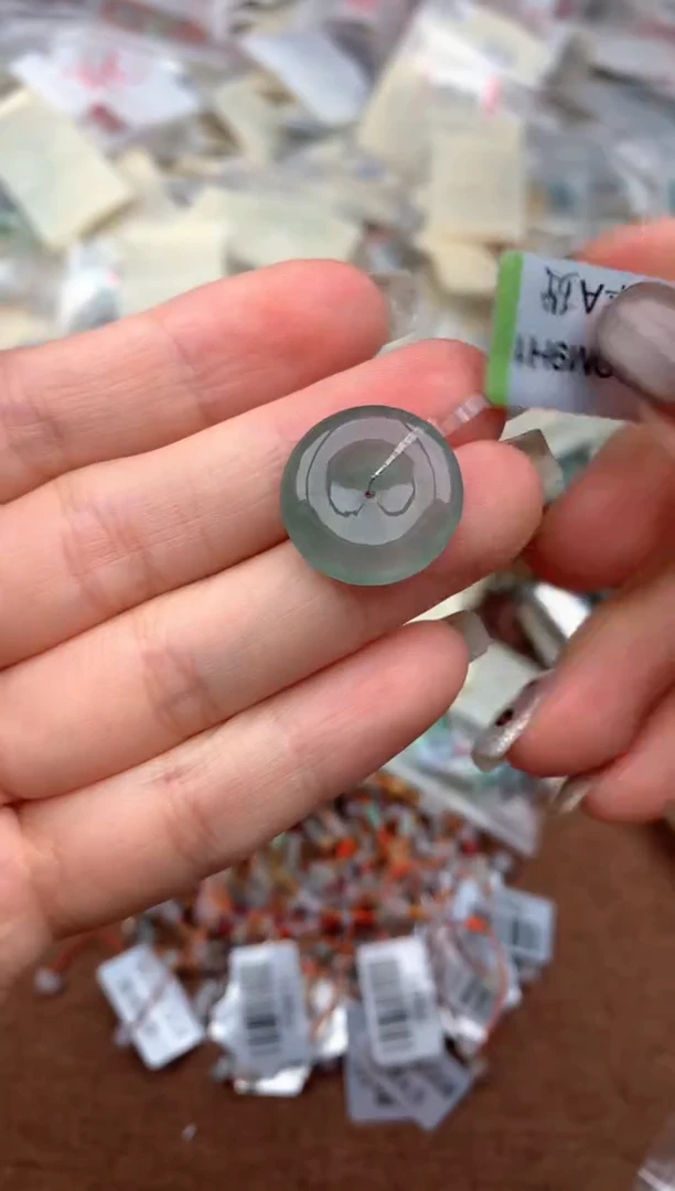 未镶嵌挂件翡翠—