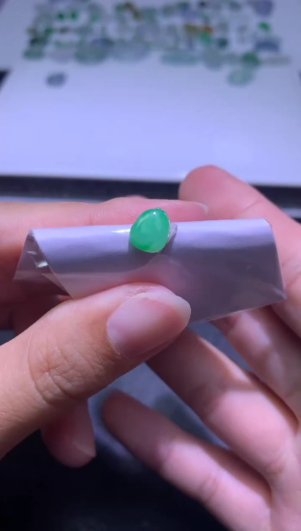 未镶嵌定制翡翠毛货