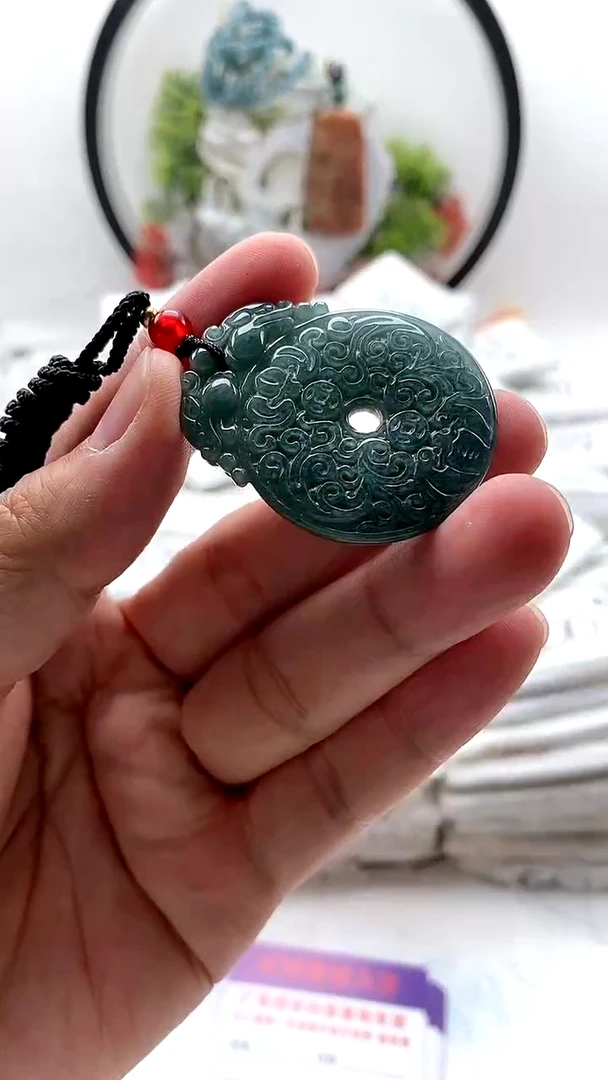 翡翠未镶嵌颈饰扣子1