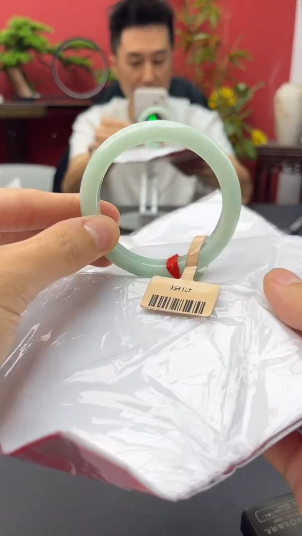 未镶嵌手镯翡翠7       5253