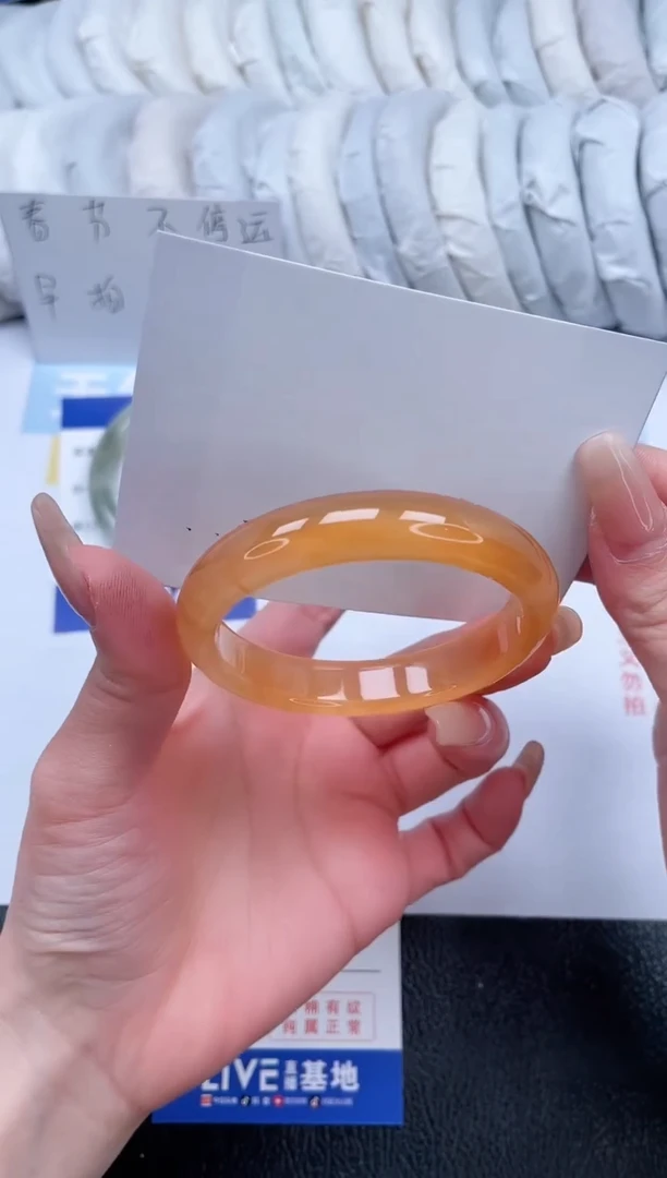 【闪购商品】石英质玉手镯未镶嵌T193-52.7