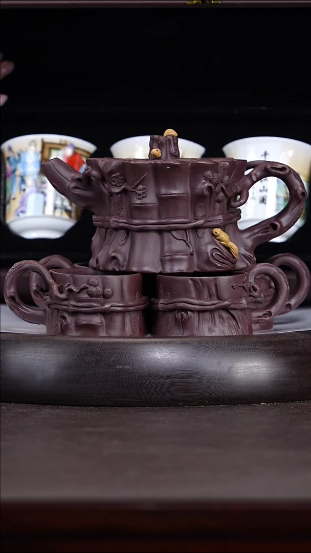 潘春芳26-23紫砂壶套组