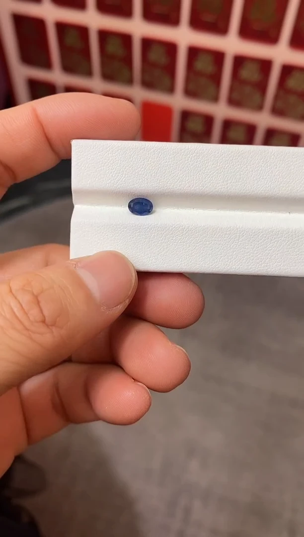 裸石蓝宝石0.67ct蓝宝石