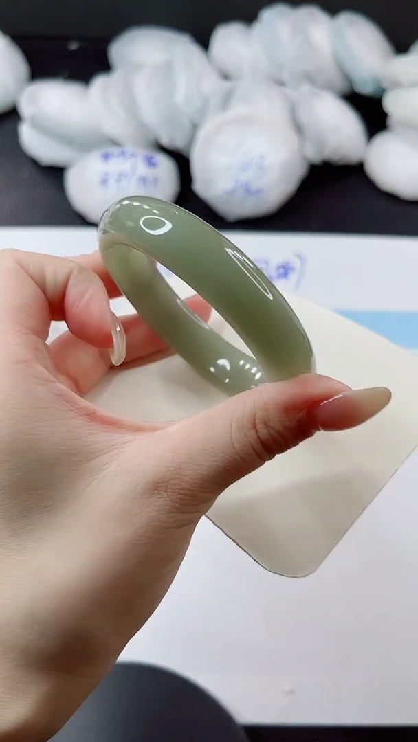 未镶嵌手镯石英质玉多样性发货V159
