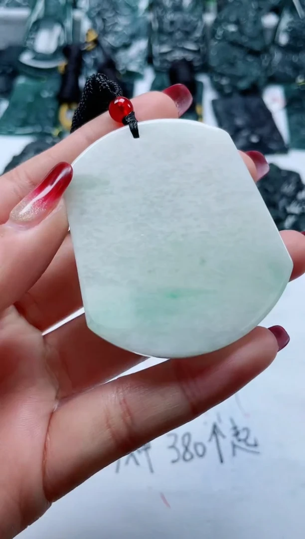 【闪购商品】翡翠颈饰未镶嵌