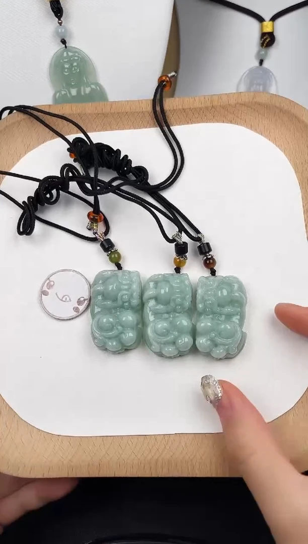 颈饰未镶嵌翡翠Y5A082绿貔貅（单件）+送同款绳子多样性发其一