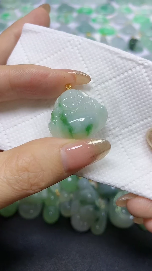 颈饰18K金镶嵌翡翠A货