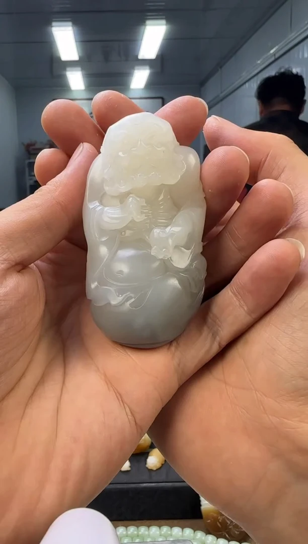 和田玉未镶嵌把件把件