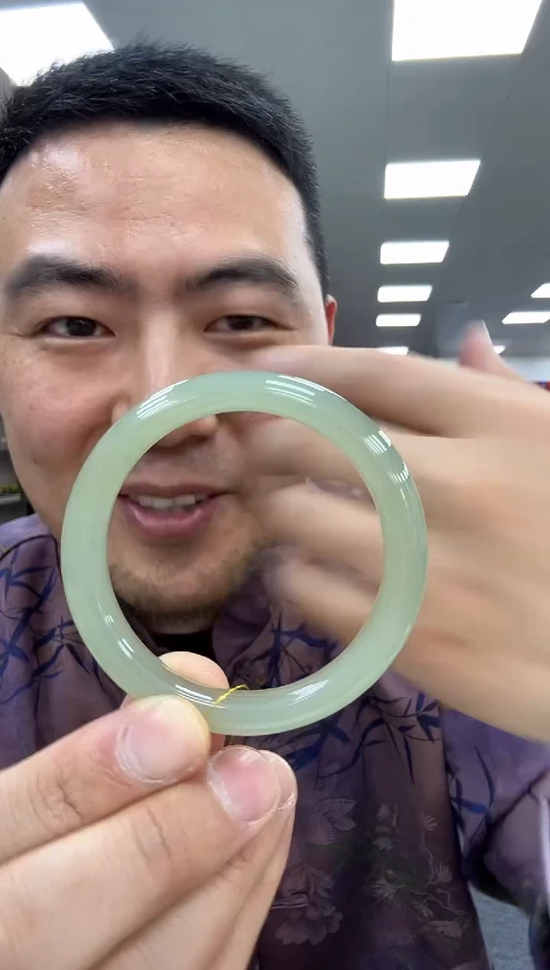 【闪购商品】和田玉手镯未镶嵌52-53   965