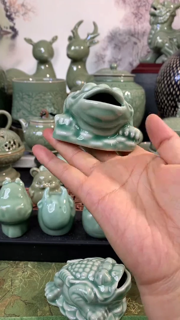 耀州窑青瓷茶宠金蟾一只