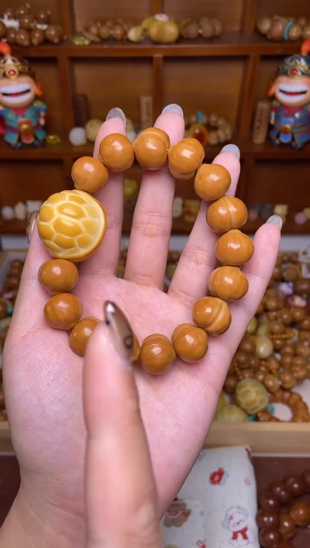 吊坠猴头核桃蜜桃富甲手串