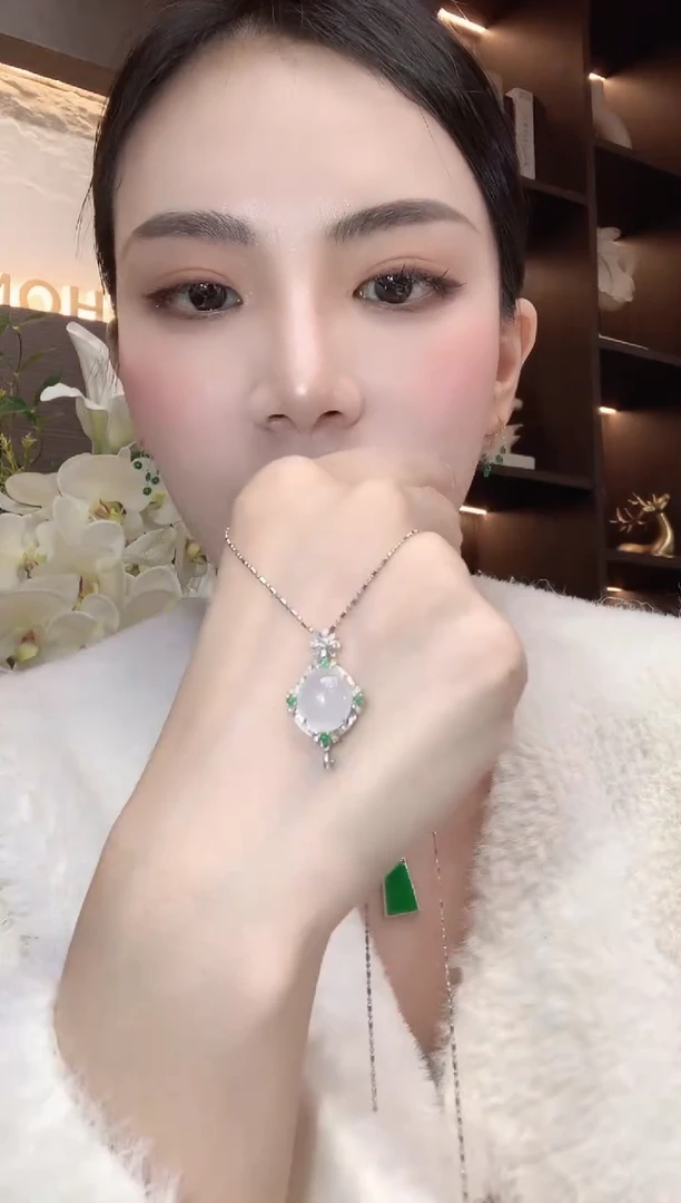 吊坠(不含链)18K金镶嵌翡翠A5