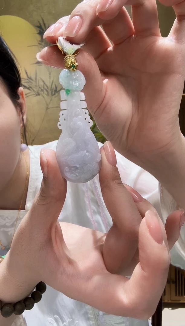 颈饰未镶嵌翡翠吊坠