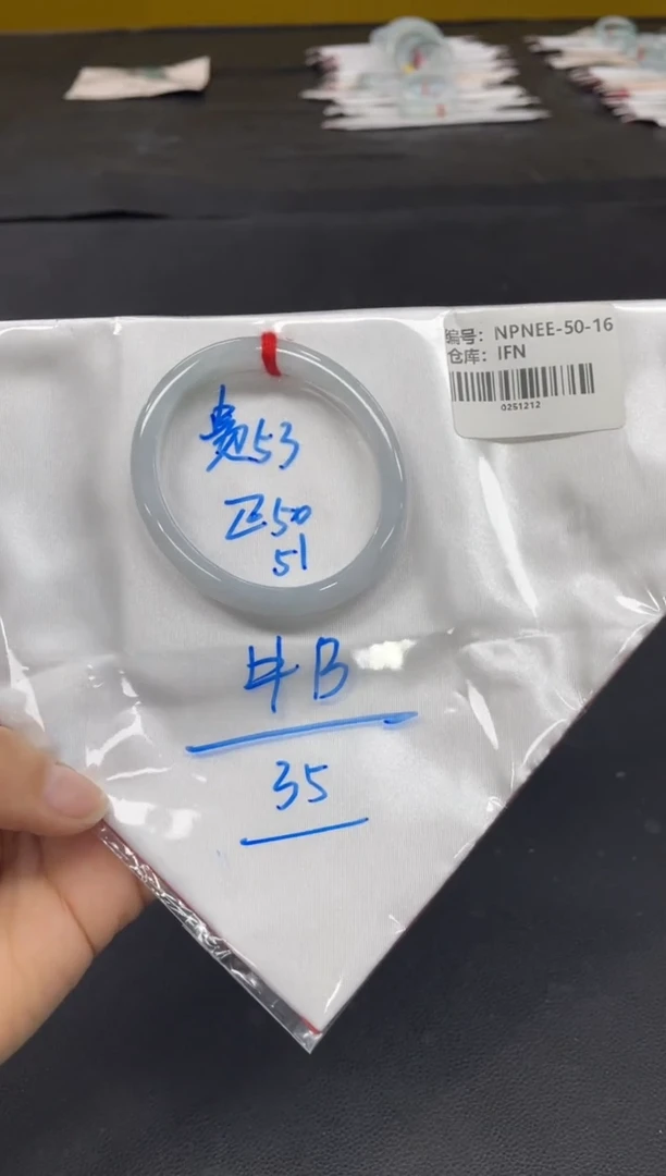 未镶嵌手镯翡翠翡翠手镯