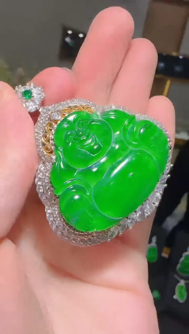 【闪购商品】翡翠吊坠(赠链)银S925镶嵌天然翡翠A货多样性发一件