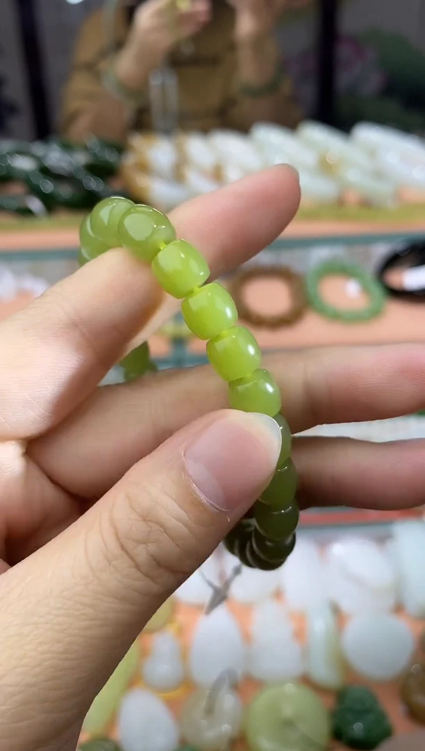 未镶嵌手链和田玉（黄玉）新疆若羌黄玉老型手串