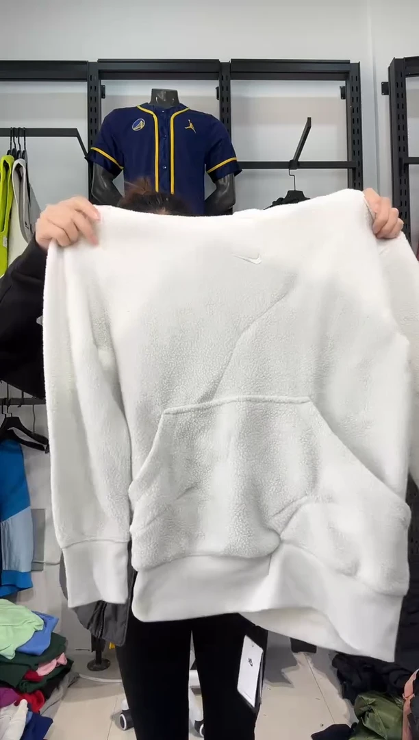 3240编码  瑕疵直播间过款为准 尺码m   身高160