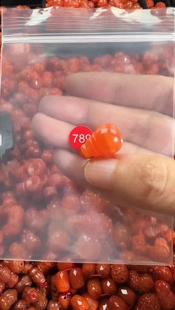颈饰未镶嵌南红玛瑙1