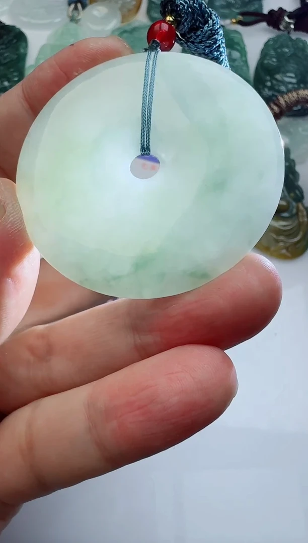 【闪购商品】翡翠颈饰未镶嵌111111111111111