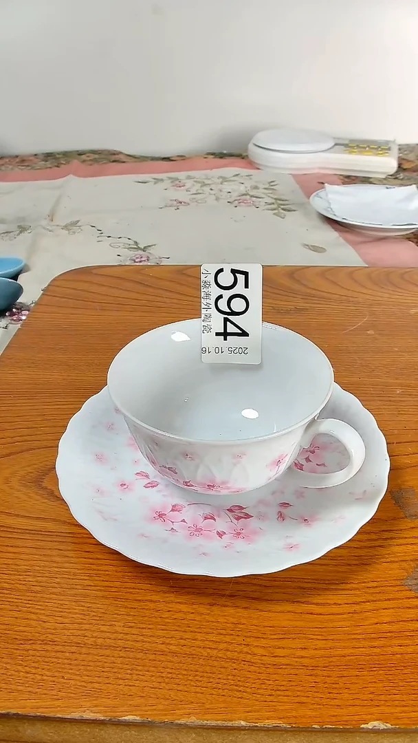 瓷片梁**开小淼海外陶瓷工艺品