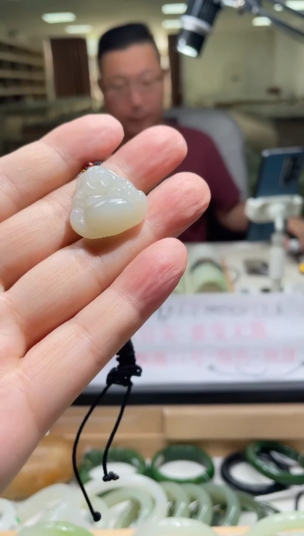 颈饰未镶嵌和田玉佛公多样性发货其一