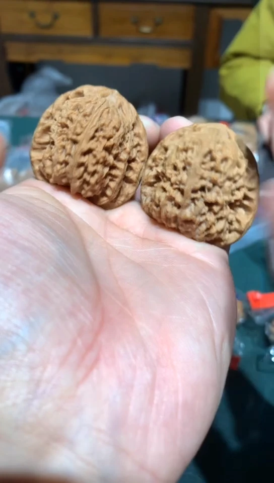 【闪购商品】文玩核桃吊坠南疆核桃