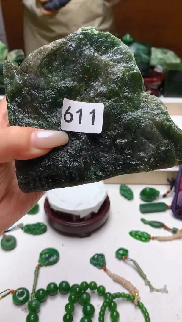 未镶嵌和田玉（碧玉）珠宝半成品1