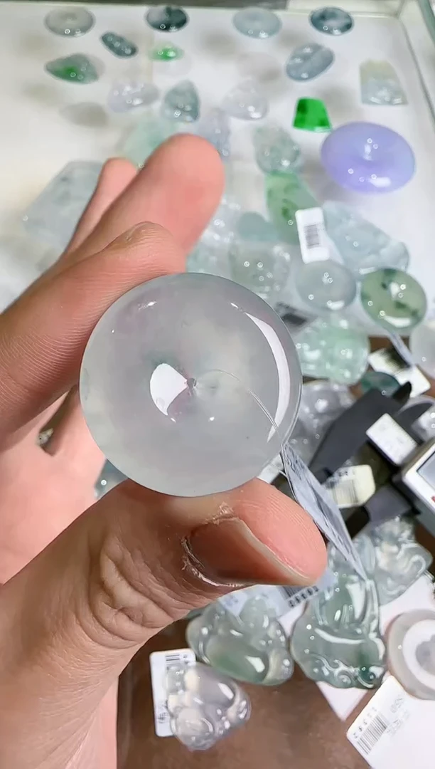 【闪购商品】翡翠吊坠(不含链)未镶嵌