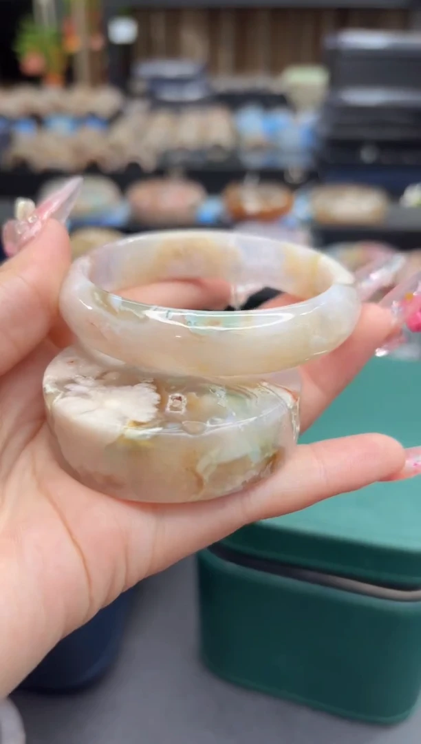 未镶嵌手镯石英质玉194(58圈赠送镯心)