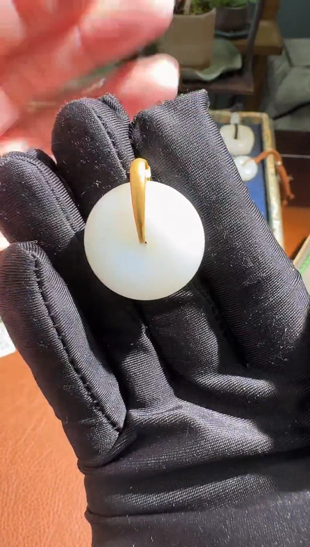 【闪购商品】和田玉吊坠(不含链)18K金镶嵌LX095002-A