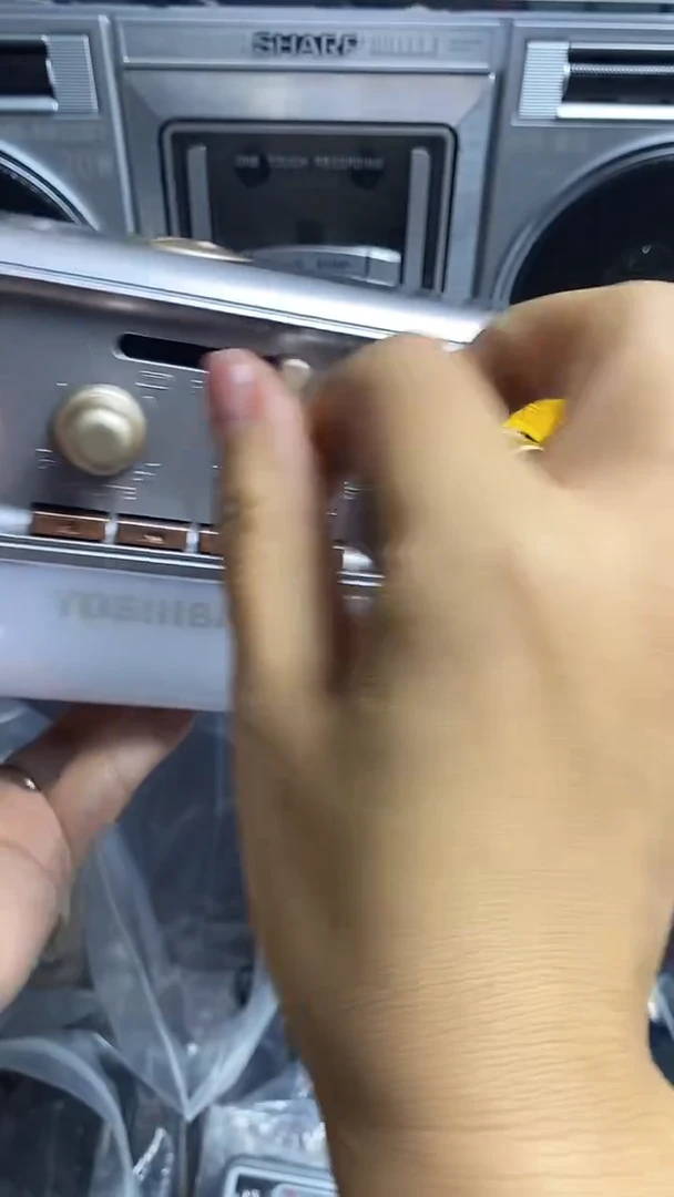 掬***手小东长条收音机