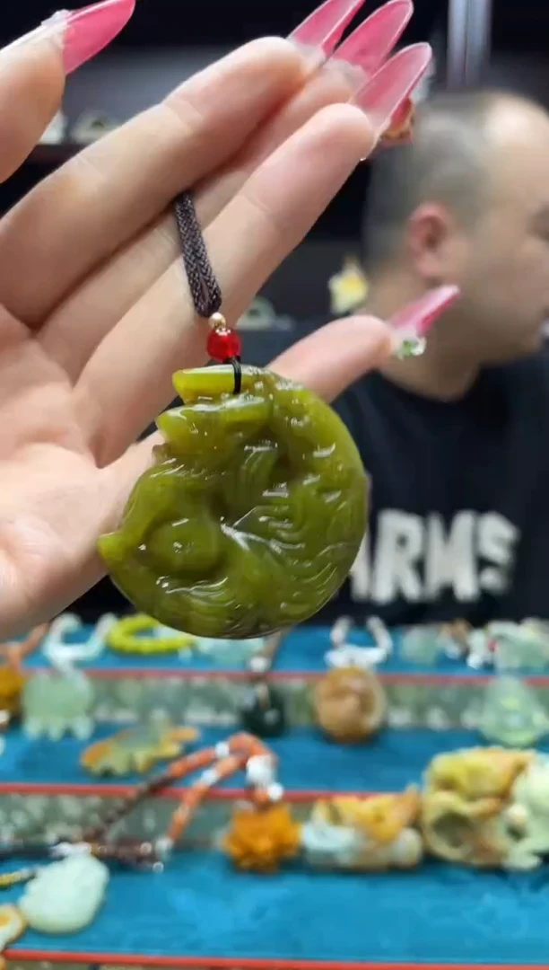 未镶嵌岫玉吊坠·