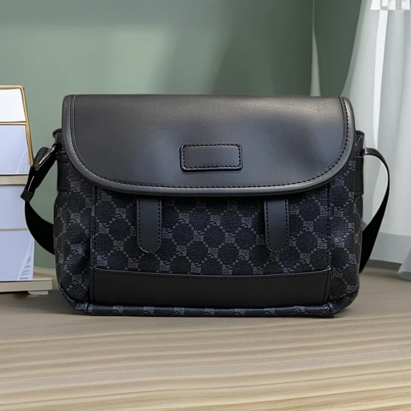 潮牌男士斜挎包2024秋冬新款日系时尚单肩包男女休闲挎包防水耐磨