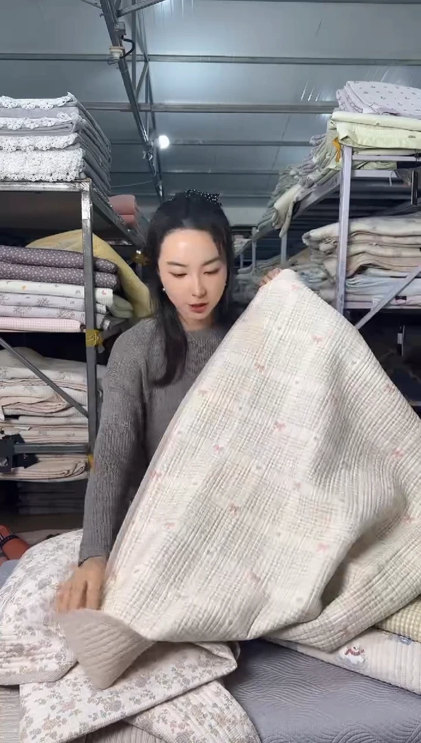 棉【28号】 纯棉梵西床盖 2.0*2.2 粉蝴蝶结