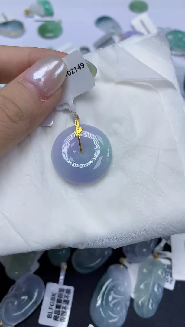 翡翠18K金镶嵌颈饰天然缅甸翡翠A货