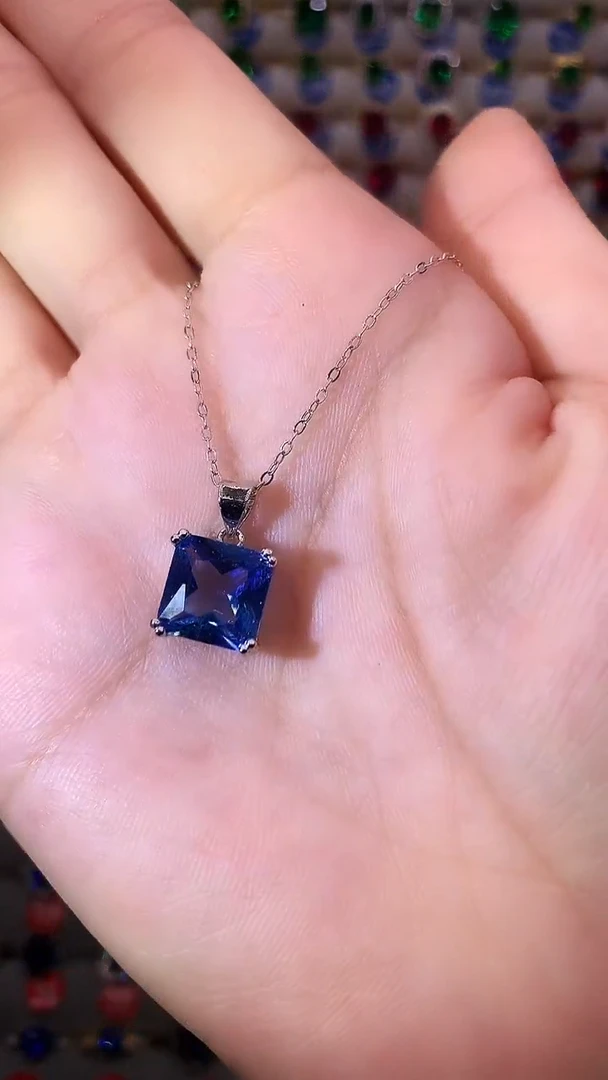 海蓝宝石吊坠(赠链)银S925镶嵌.......