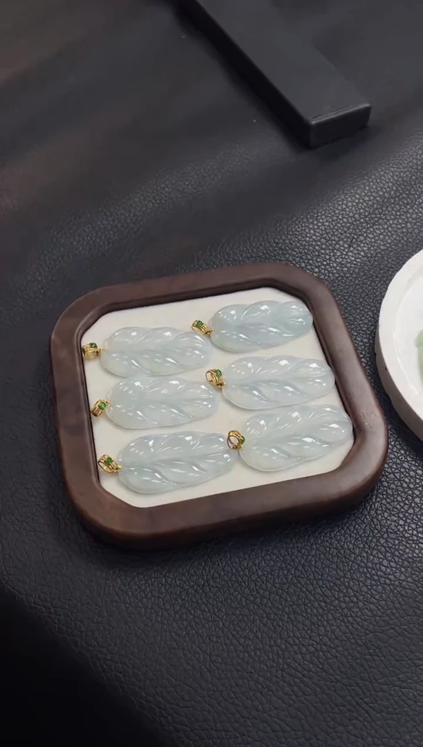 18K金镶嵌定制翡翠DDJ46589/多样性发一件