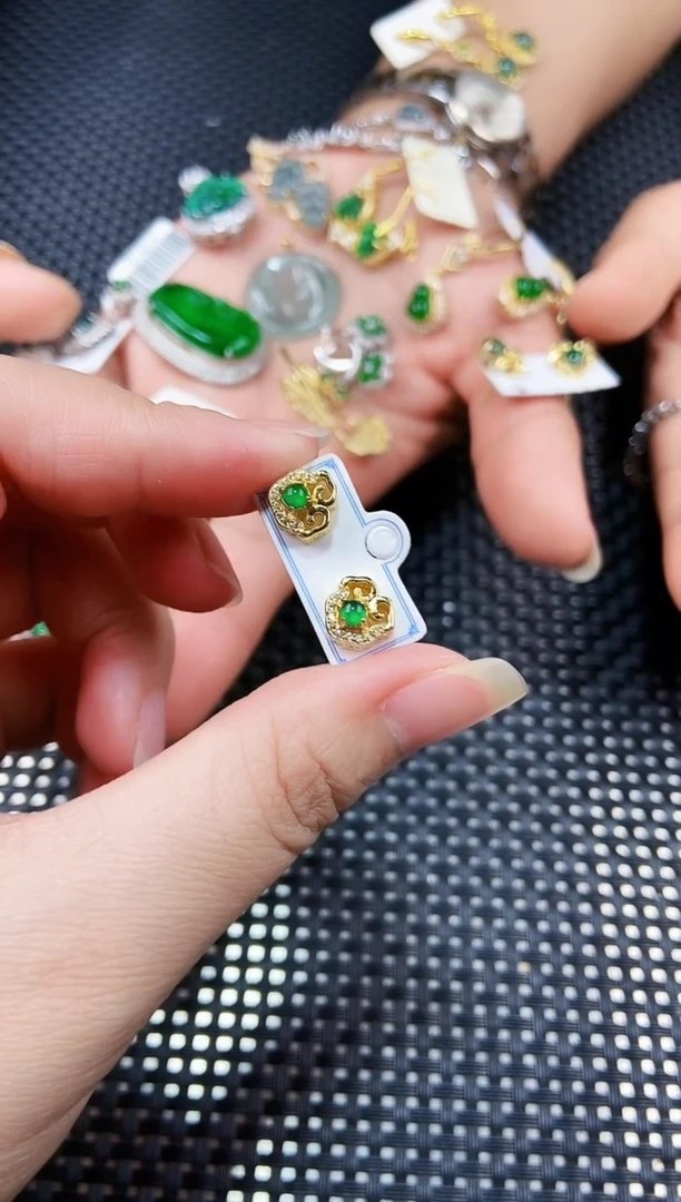 【闪购商品】翡翠耳饰未镶嵌111111111