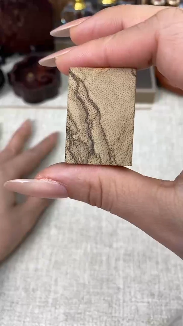 沉香沉香碎屑菩萨棋2.5*3.5*1