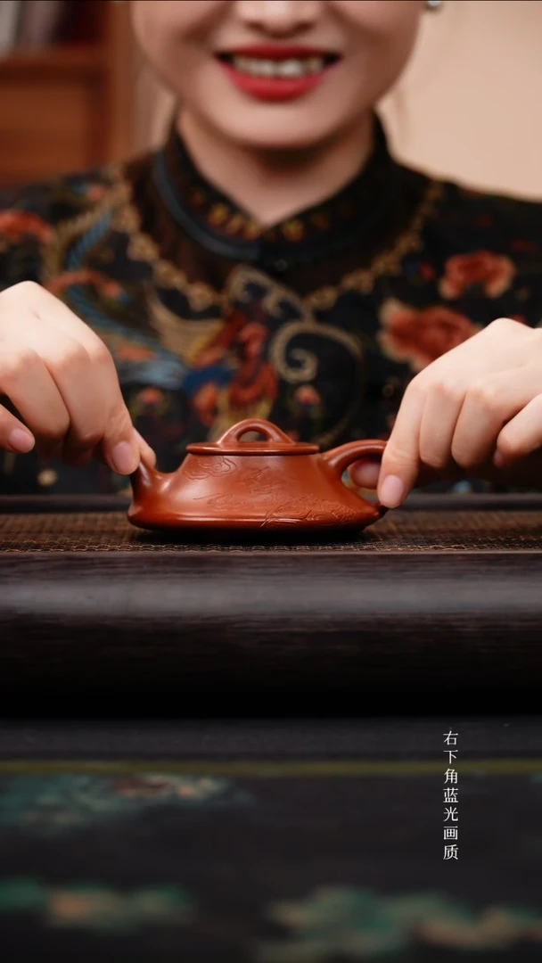 茶壶紫砂朱泥 刻绘亦瓢