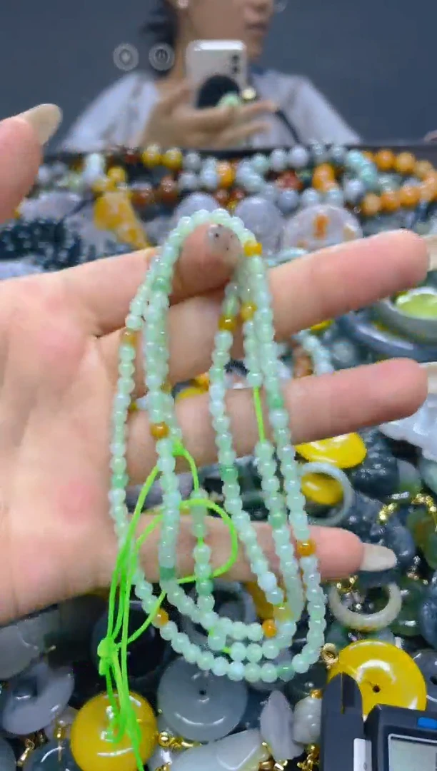 颈饰未镶嵌翡翠4MM/ J /翡翠A货，一件也是批发价