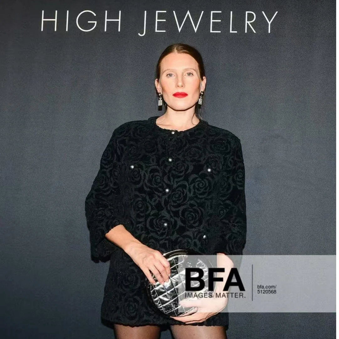 99新 Chanel/香奈儿 chanel 汉堡系列 浮雕丝绒山茶花外套